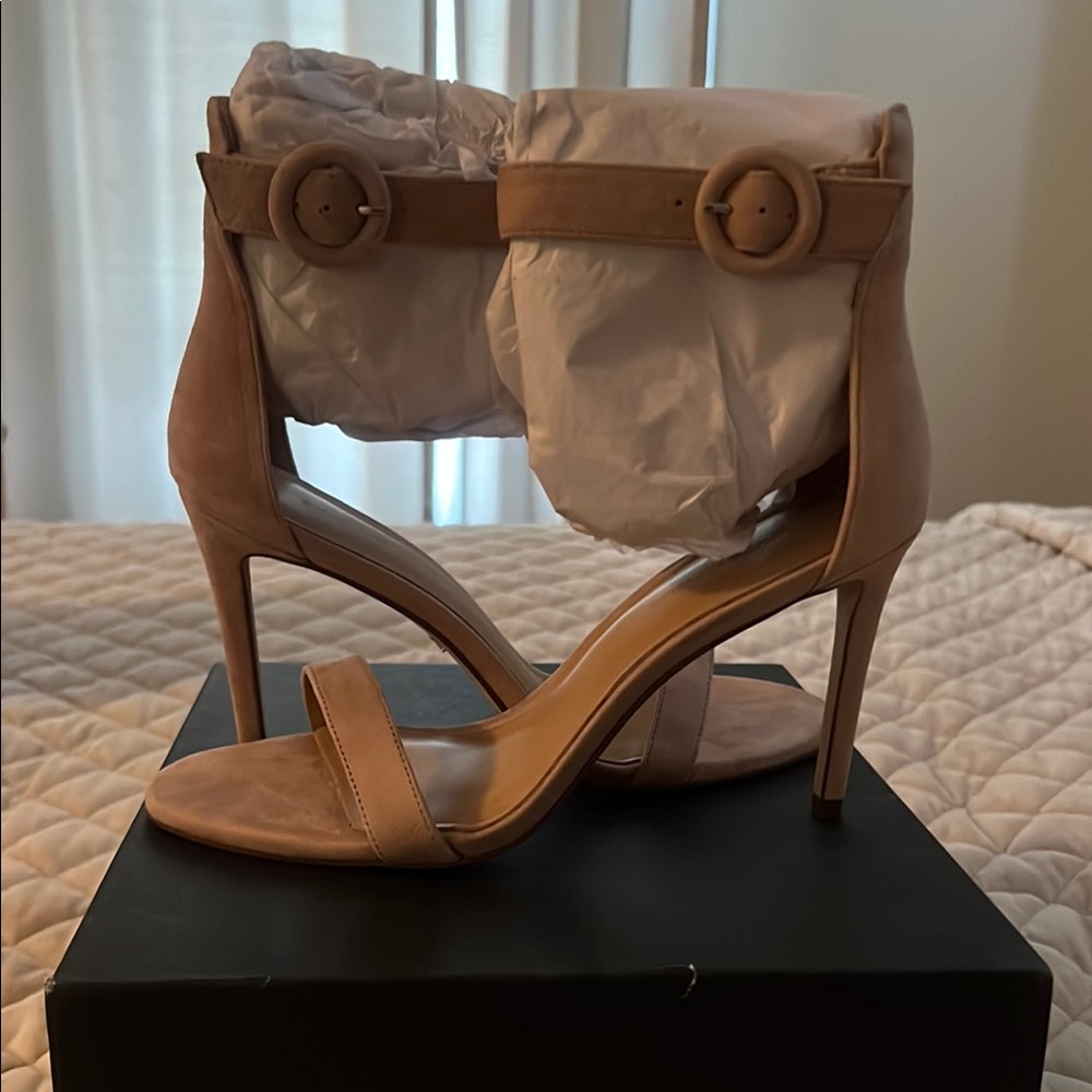 Elegant Tan Heeled Sandals